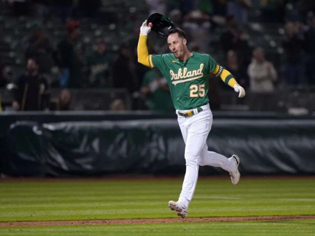 Brent-Rooker-extendio-contrato-con-Atleticos.jpg