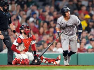 Cabrera-y-Peraza-por-la-tercera-base-de-Yankees.jpg