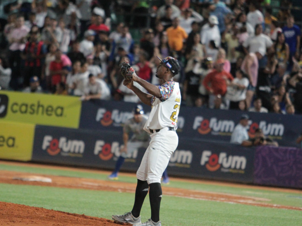 Custodio-igualo-marca-salvadora-de-Carlos-Navas.png