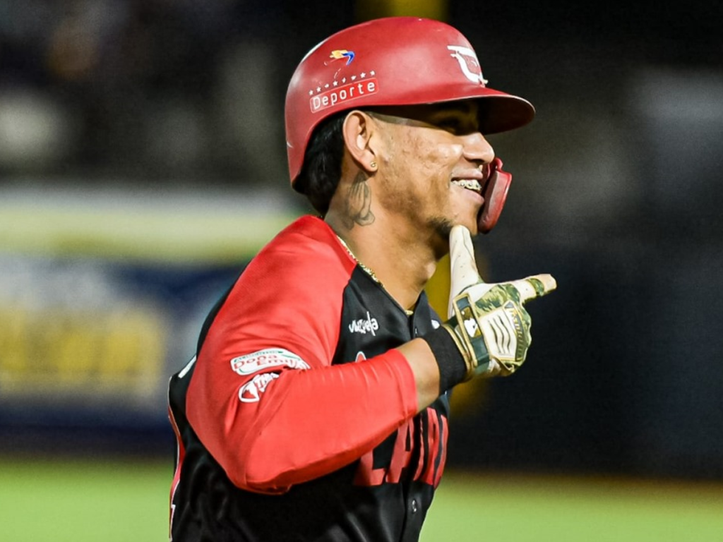 Eduardo-Garcia-hizo-historia-por-Cardenales-en-Finales.png
