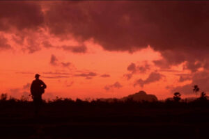 Es-una-de-las-peliculas-belicas-sobre-Vietnam-mas-infravaloradas.jpeg