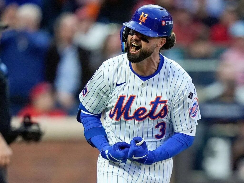 Jesse-Winker-llego-a-un-acuerdo-para-regresar-con-los.jpg