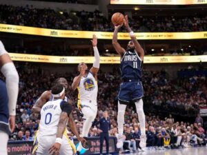 Kyrie-Irving-queda-fuera-de-Dallas-por-hernia-discal.jpg