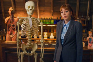 La-vida-segun-Philomena-Cunk-2025-critica-El-retorno.jpeg