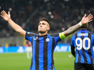 Lautaro-Martinez-es-premiado-en-Italia.png