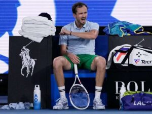 Medvedev-es-multado-en-el-Abierto-de-Australia.jpg
