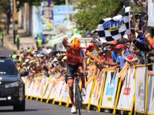 Nuevo-golpe-lotero-en-la-Vuelta-al-Tachira.jpg