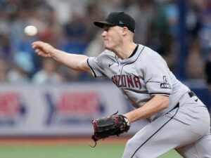Paul-Sewald-acordo-con-los-Guardianes-de-Cleveland.jpg