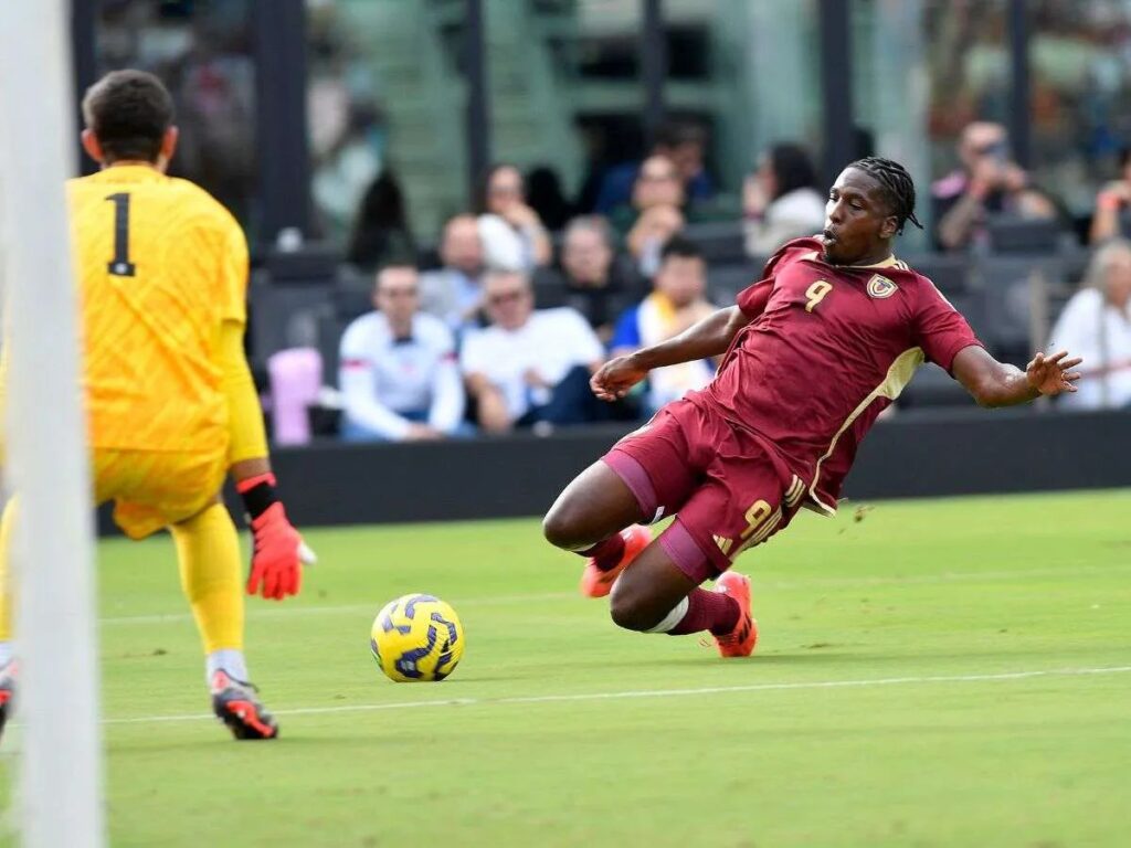 Vinotinto-partida-en-dos-Lider-en-deportes.jpg