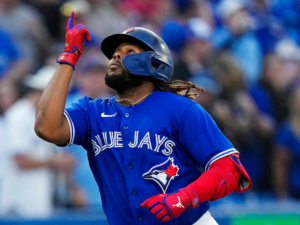 Vladimir-Guerrero-Jr-seguira-siendo-un-Azulejo.png