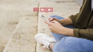 Imagen referencial - 5 “red flags” de una posible estafa romántica - Suministrada por ESET y Comstat R
