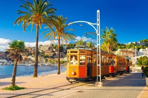 Destinos a los que puedes llegar en tren: Sóller, Mallorca