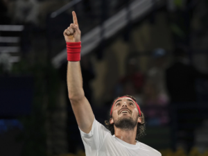 Tsitsipas-frena-racha-en-finales-ATP-500-al-ganar-en.png