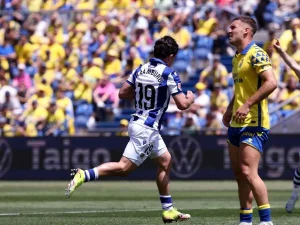 Aramburu-se-estreno-en-el-arco-de-la-Real-Sociedad.jpg