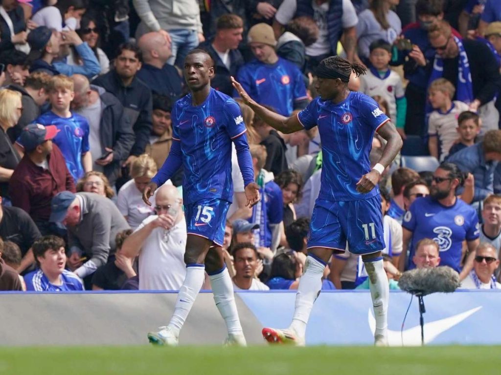 Chelsea-gana-por-la-minima-y-sigue-en-carrera-por.jpg