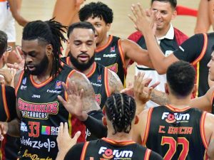 Cocodrilos-aplasto-a-Piratas-Lider-en-deportes.jpg