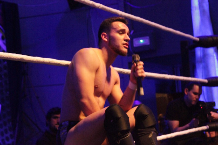 Con-10-anos-sono-en-convertirse-en-el-primer-luchador.jpeg