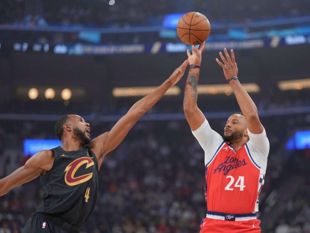 Evan-Mobley-obtuvo-el-premio-al-Jugador-Defensivo-del-Ano.jpg