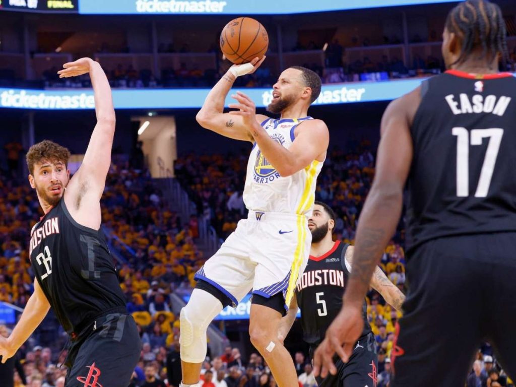 Golden-State-vencio-a-Houston-y-toman-ventaja-en-la.jpg