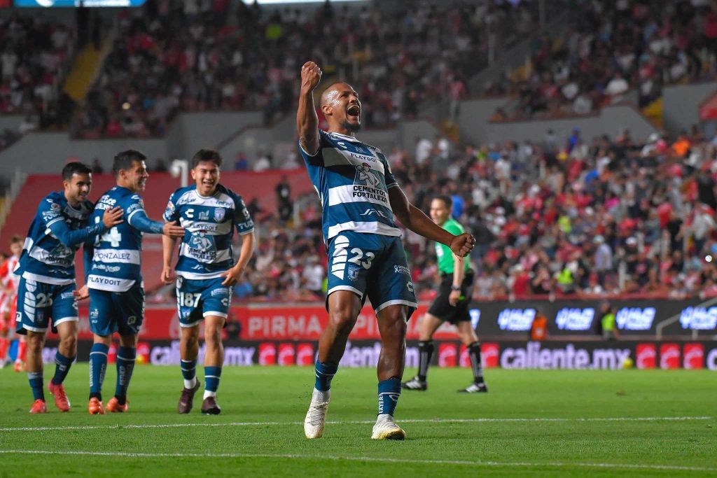 Hat-trick-de-Salo-Rondon-resplandece-en-remontada-del-Pachuca.jpg