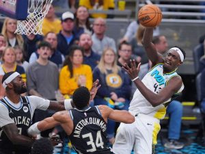 Indiana-vencio-a-Milwaukee-con-la-magia-de-Pascal-Siakam.jpg