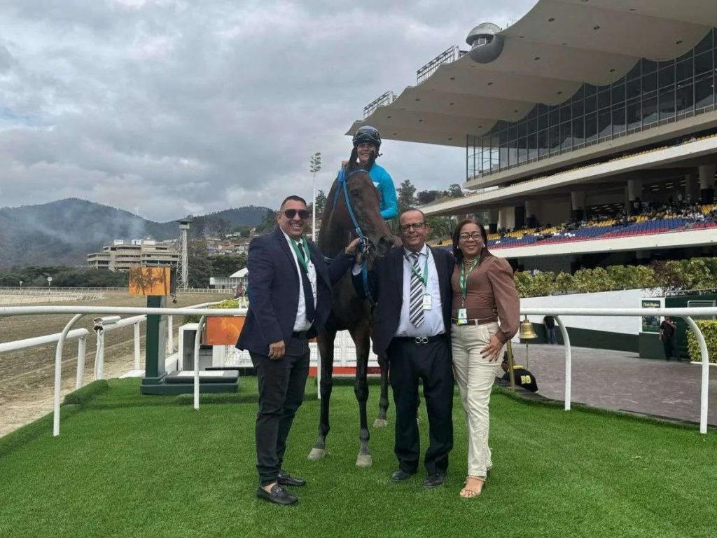 Jose-Gregorio-Rodriguez-sumo-tres-fotos-en-la-R12.jpg