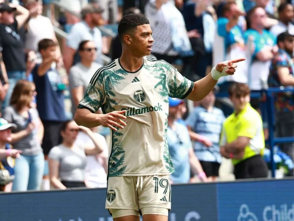 Kevin-Kelsy-brillo-con-doblete-en-la-MLS.jpg