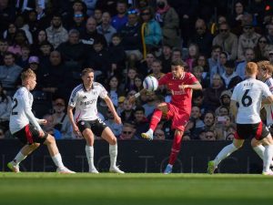 Liverpool-perdio-pero-mantiene-su-ventaja.jpg