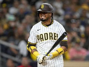 Luis-Arraez-enciende-las-alarmas-de-Padres.jpg