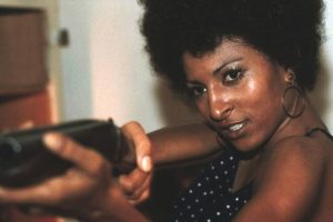 Pam-Grier-la-reina-del-Blaxploitation-asegura-que-el-termino.jpeg
