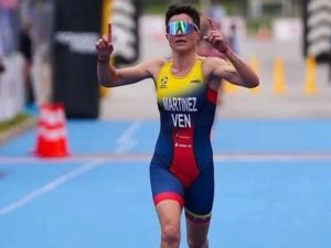 Rosa-Martinez-anda-imparable-en-triatlon.jpg