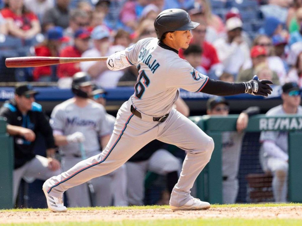 Sanoja-y-Tinoco-fueron-una-bujia-para-Marlins.jpg