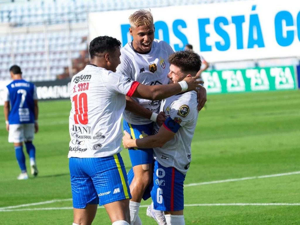 UCV-FC-vence-a-Rayo-Zuliano-y-toma-el-liderato.jpg