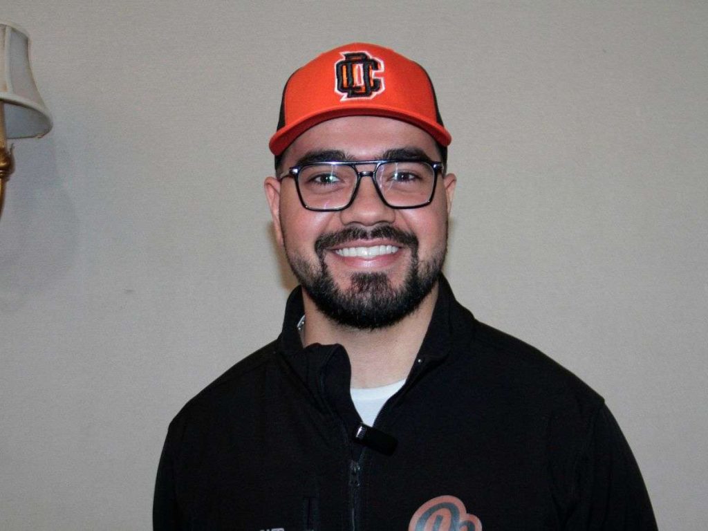 Alfonso-Saer-Jr-aposto-por-el-pitcheo-de-Caciques.jpg