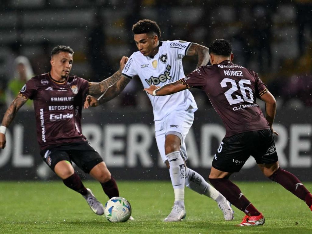 Carabobo-cayo-frente-a-Botafogo-en-el-Misael-Delgado.jpg