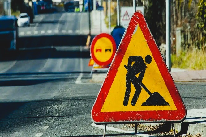 Construcciones Yamaro - Gestionando el Caos Urbano; Estrategias Inteligentes para el Tráfico en Zonas de Construcción - FOTO