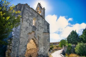 El-monasterio-abandonado-que-volvio-a-la-vida-gracias-a.webp.webp