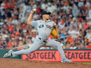 Jonathan-Loaisiga-fue-activado-por-los-Yankees.jpg