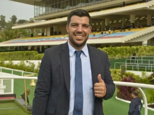 Juan-C-Garcia-con-2-inscritos.jpg