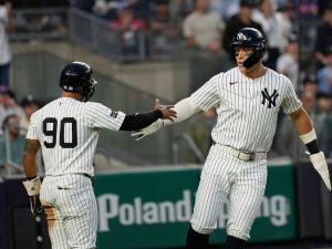 Los-Yankees-se-llevaron-el-primero-de-la-Serie-del.jpg