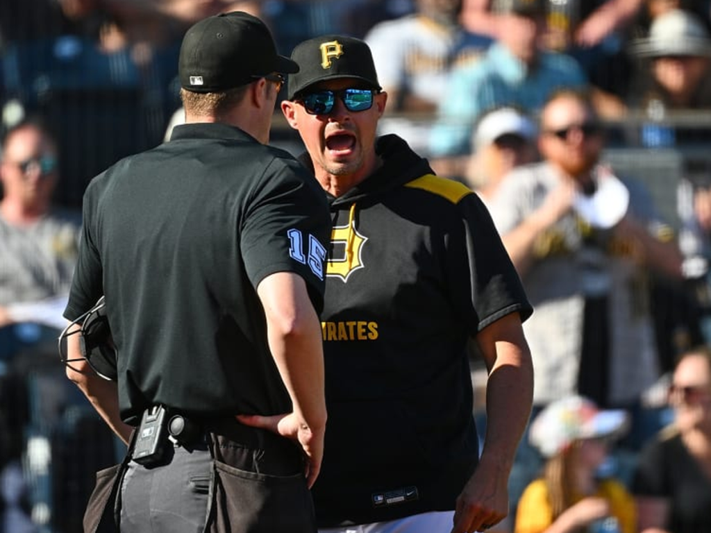 Manager-de-Piratas-fue-expulsado-durante-su-segundo-juego.png