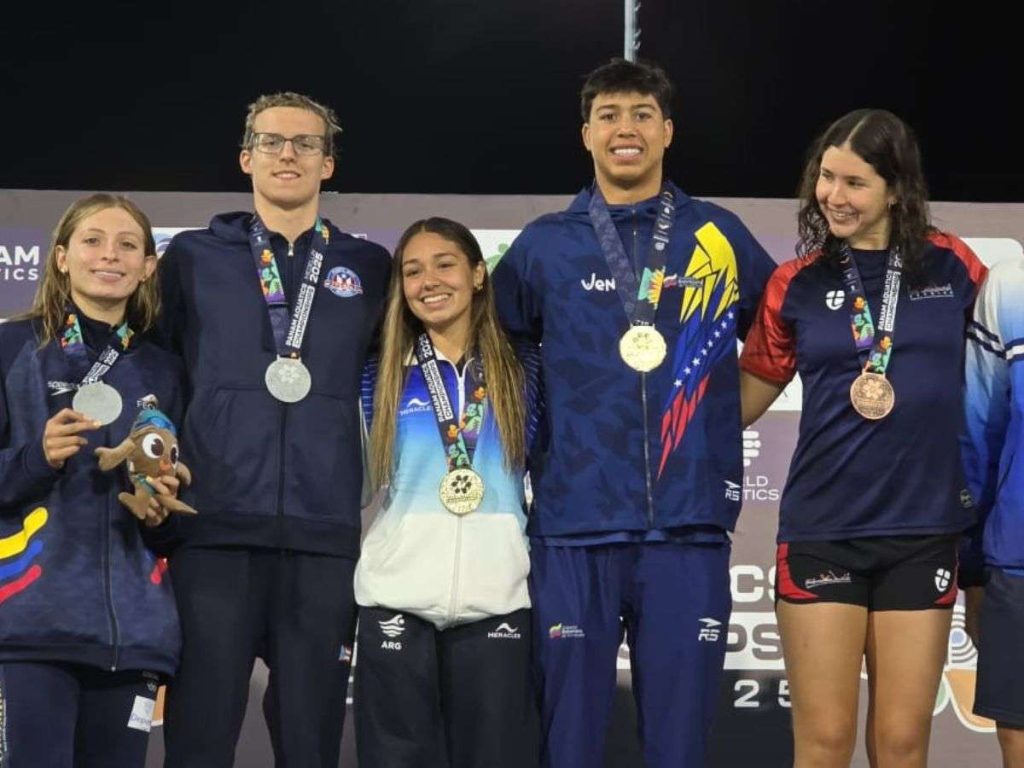 Natacion-criolla-suma-seis-medallas-en-Medellin.jpg