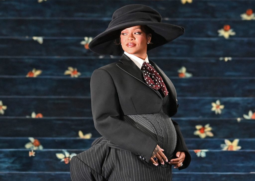 Rihanna-anuncio-su-tercer-embarazo-en-la-Met-Gala.jpg