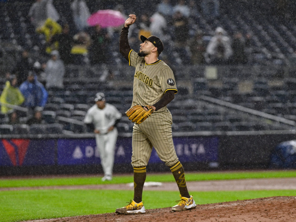 Robert-Suarez-apago-las-luces-frente-a-los-Yankees.png