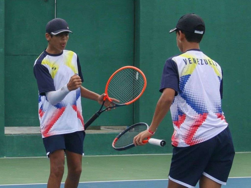Tenis-juvenil-domino-en-Sudamericano.jpg