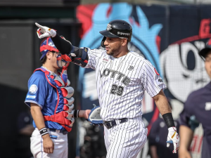 Victor-Reyes-ya-figura-Top-5-entre-bateadores-en-Corea.png