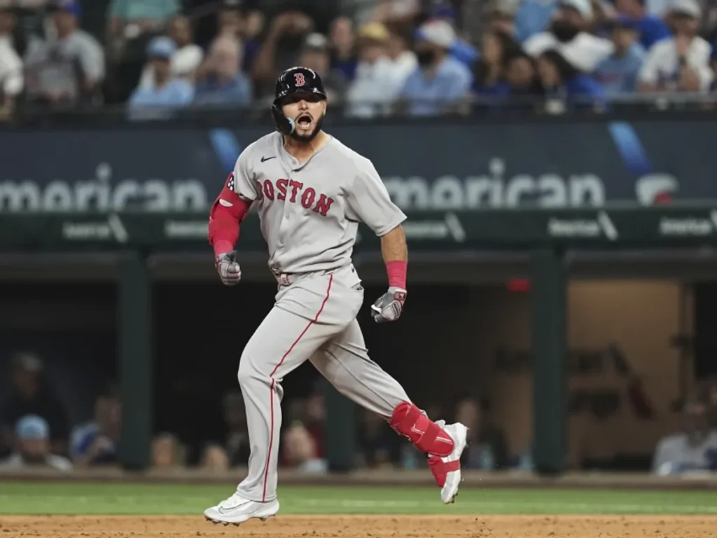 Wilyer-Abreu-levanta-la-mano-para-ser-All-Star.png