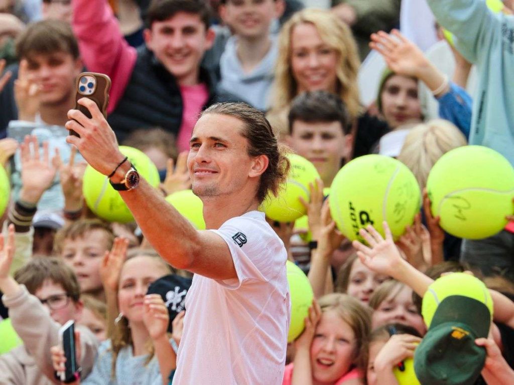 Zverev-inicia-con-victoria-en-Hamburgo.jpg