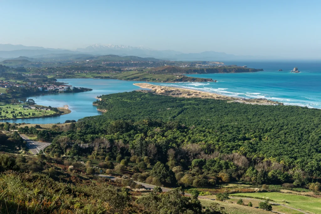 bunkeres-ruinas-y-vistas-al-mar.webp.webp