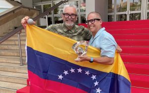 Jhon Da Silva y Juan Carlos Martínez de La Web y creadores de la competencia, conductores del podcast Vacílate Esto